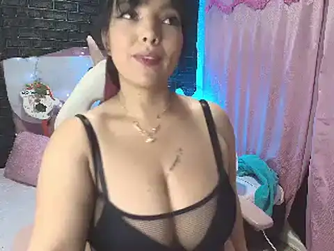 Snapshot of loren_tits24 chatting on 2, 1, 2025 loren tits24 online show from 2, 1, 2025