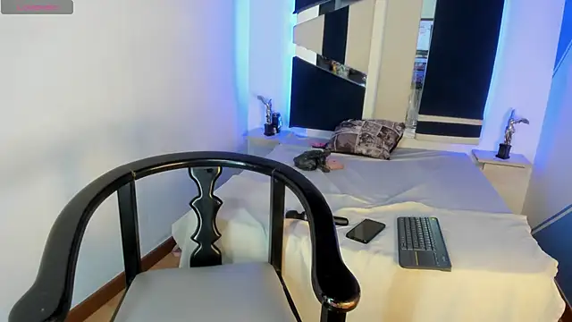 SamanthaFerrer  online show from 21, 12, 2024