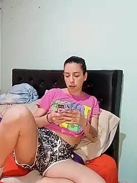 Snapshot of solangeyaelok1 chatting on 28, 9, 2025 solangeyaelok1 online show from 28, 9, 2025