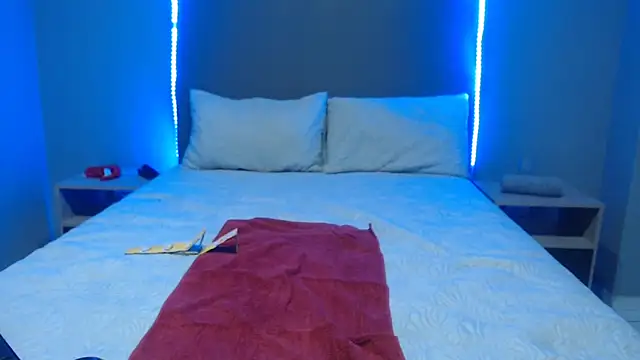 Snapshot of Juicyasss35xx chatting on 6, 1, 2025 Juicyasss35xx online show from 6, 1, 2025