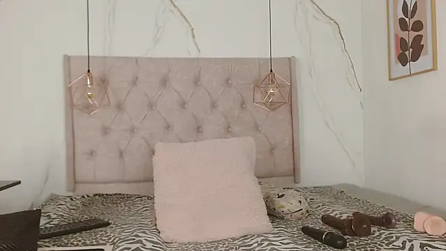 zamira 44 online show from 12, 10, 2025