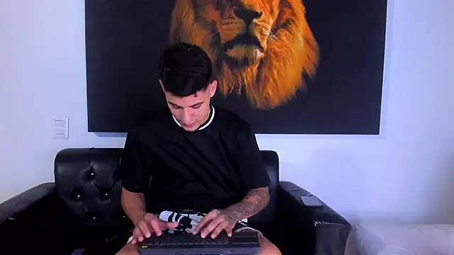 Snapshot of kyle_smithxx chatting on 5, 12, 2024 kyle smithxx online show from 5, 12, 2024