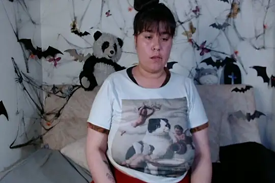 Snapshot of LennaTurnerr chatting on 12, 10, 2025 LennaTurnerr online show from 12, 10, 2025