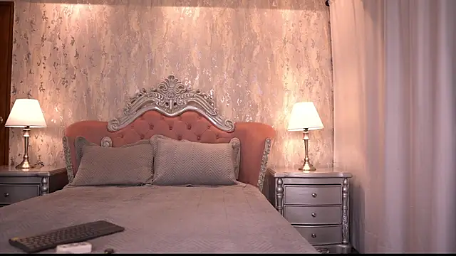 Snapshot of AngelineConnor chatting on 17, 9, 2025 AngelineConnor online show from 17, 9, 2025