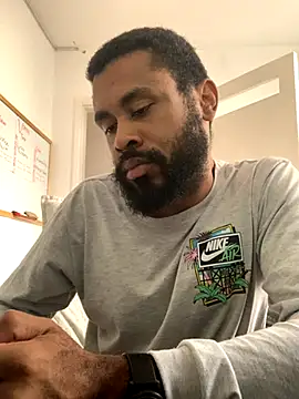 KaelMoreau online show from 9, 10, 2025