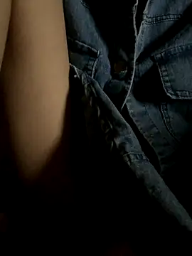 Snapshot of Asianmombigasss chatting on 11, 10, 2025 Asianmombigasss online show from 11, 10, 2025