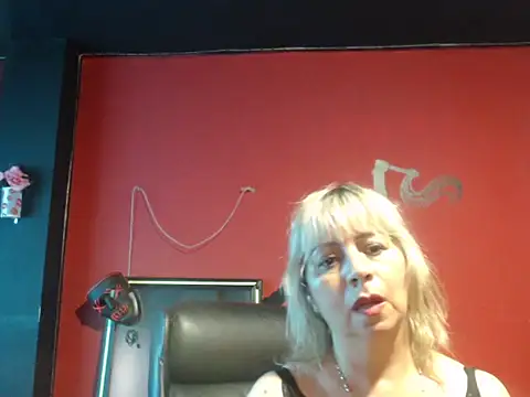 KLOE PIELL online show from 2, 3, 2026