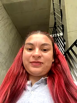 Snapshot of MiaLujan_ chatting on 25, 10, 2025 MiaLujan online show from 25, 10, 2025