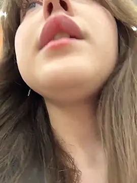 Peachy Dream online show from 13, 10, 2025