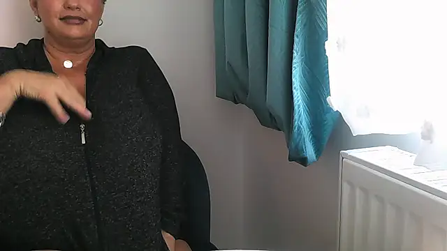 Snapshot of hotsierra4u chatting on 22, 10, 2025 hotsierra4u online show from 22, 10, 2025