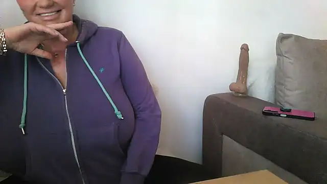 Snapshot of hotsierra4u chatting on 4, 3, 2026 hotsierra4u online show from 4, 3, 2026