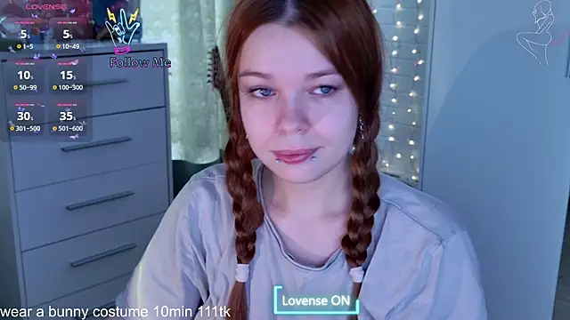 Snapshot of ValBae chatting on 4, 4, 2026 ValBae online show from 4, 4, 2026