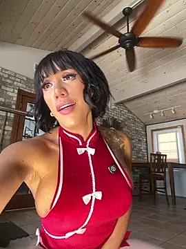 Snapshot of LushianaFitness chatting on 14, 2, 2025 LushianaFitness online show from 14, 2, 2025