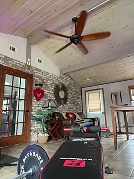 Snapshot of LushianaFitness chatting on 12, 11, 2025 LushianaFitness online show from 12, 11, 2025