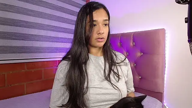 Snapshot of Maeena chatting on 13, 1, 2025 Maeena online show from 13, 1, 2025