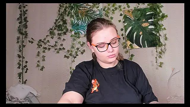 Snapshot of Seductive_She_Wolf chatting on 20, 10, 2025 Seductive She Wolf online show from 20, 10, 2025