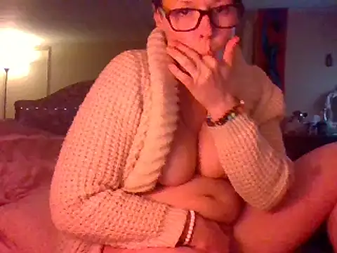 Snapshot of KatieBARBiE98 chatting on 11, 1, 2025 KatieBARBiE98 online show from 11, 1, 2025