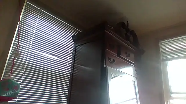 Snapshot of KatieBARBiE98 chatting on 25, 9, 2025 KatieBARBiE98 online show from 25, 9, 2025