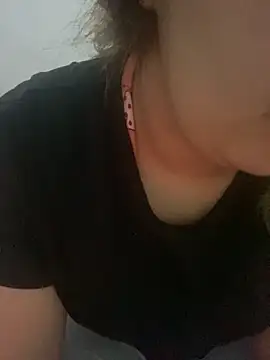 yassminsexy22 online show from 5, 2, 2026