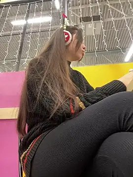 pantyless online show from 11, 12, 2024