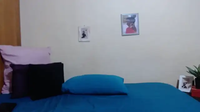 HotCurvyAssx38 online show from 25, 12, 2024