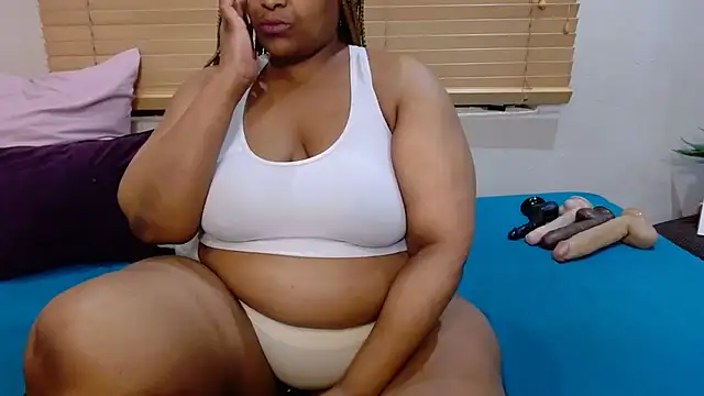 HotCurvyAssx38 online show from 22, 9, 2025