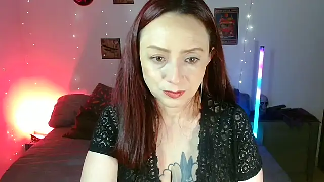 catalinamommyx online show from 13, 11, 2025