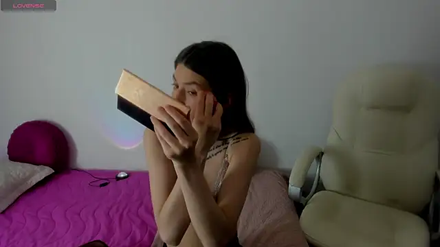 Snapshot of Tesa_cute chatting on 13, 12, 2024 Tesa cute online show from 13, 12, 2024