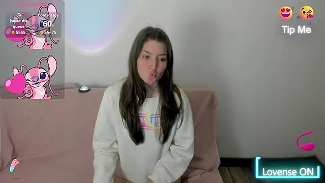 Snapshot of Tesa_cute chatting on 15, 10, 2025 Tesa cute online show from 15, 10, 2025