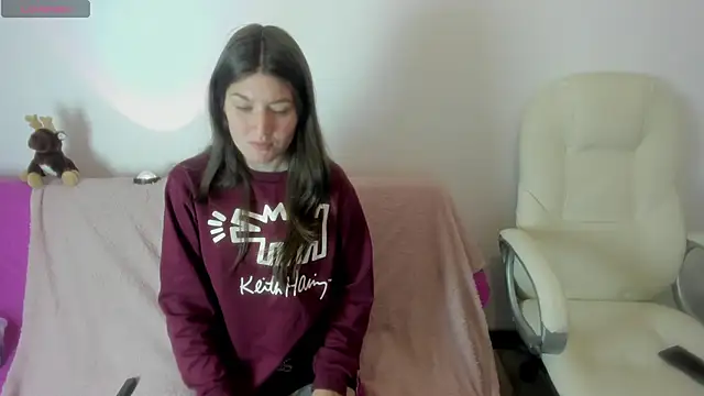 Snapshot of Tesa_cute chatting on 28, 10, 2025 Tesa cute online show from 28, 10, 2025