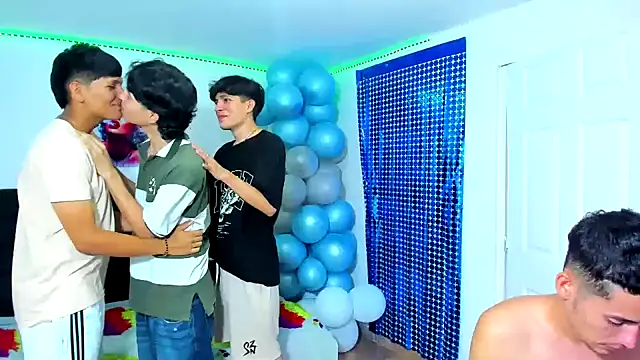 Snapshot of Alexander_and_Xiao chatting on 17, 3, 2025 Alexander and Xiao online show from 17, 3, 2025