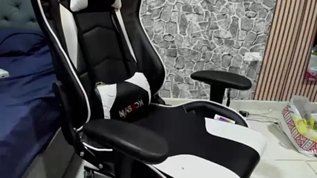 chriss jones1 online show from 7, 2, 2026