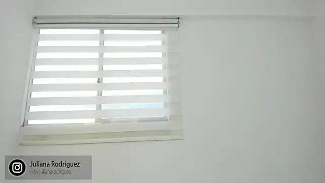 Julifoxx online show from 17, 11, 2025