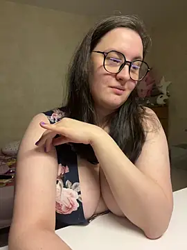 Snapshot of hungry1bunny chatting on 6, 12, 2024 hungry1bunny online show from 6, 12, 2024