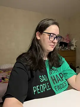 Snapshot of hungry1bunny chatting on 10, 12, 2024 hungry1bunny online show from 10, 12, 2024