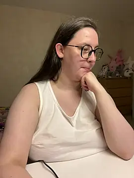 Snapshot of hungry1bunny chatting on 4, 2, 2025 hungry1bunny online show from 4, 2, 2025