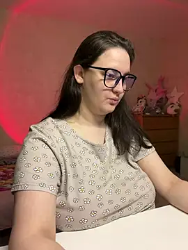 Snapshot of hungry1bunny chatting on 12, 2, 2025 hungry1bunny online show from 12, 2, 2025