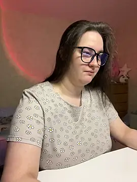 Snapshot of hungry1bunny chatting on 12, 3, 2025 hungry1bunny online show from 12, 3, 2025