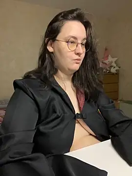 Snapshot of hungry1bunny chatting on 4, 10, 2025 hungry1bunny online show from 4, 10, 2025