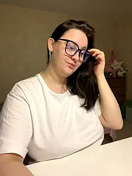 Snapshot of hungry1bunny chatting on 10, 11, 2025 hungry1bunny online show from 10, 11, 2025