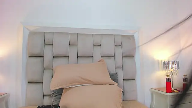 SamanthaFerrer   online show from 18, 2, 2026