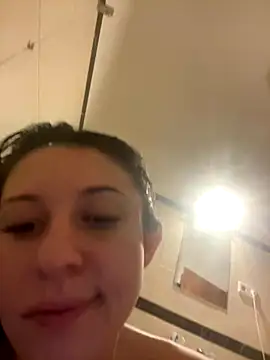 Snapshot of vienncica chatting on 20, 10, 2025 vienncica online show from 20, 10, 2025