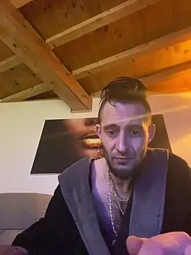 Bigkisslove online show from 19, 3, 2026