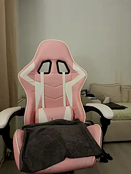 Snapshot of princess_katey chatting on 15, 10, 2025 princess katey online show from 15, 10, 2025