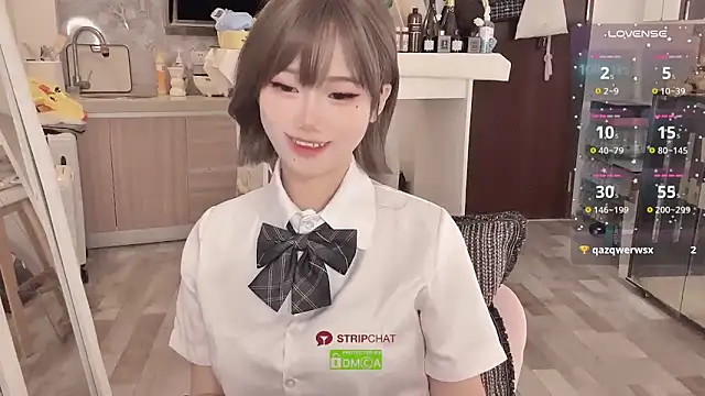 Snapshot of -XunMengLong- chatting on 4, 12, 2024 -XunMengLong- online show from 4, 12, 2024