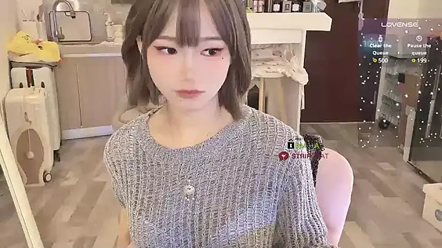 Snapshot of -XunMengLong- chatting on 10, 12, 2024 -XunMengLong- online show from 10, 12, 2024