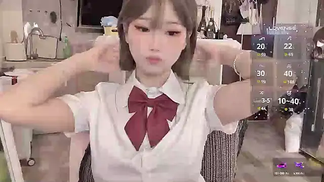 Snapshot of -XunMengLong- chatting on 12, 3, 2025 -XunMengLong- online show from 12, 3, 2025