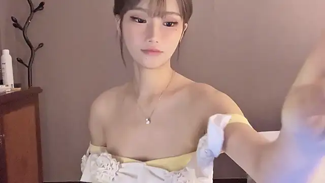 Snapshot of -XunMengLong- chatting on 11, 9, 2025 -XunMengLong- online show from 11, 9, 2025