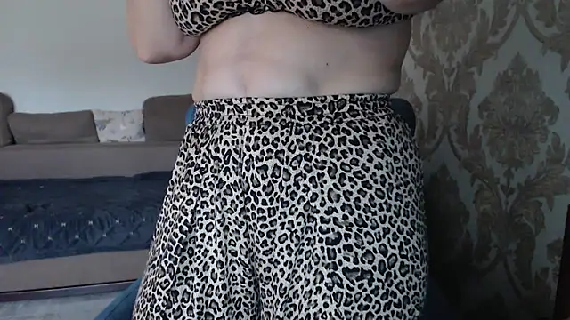 Snapshot of Mallinia chatting on 23, 10, 2025 Mallinia online show from 23, 10, 2025