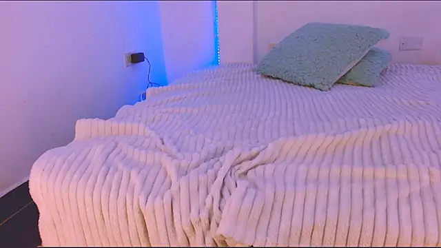 Snapshot of Emily_Williams12 chatting on 27, 3, 2026 Emily Williams12 online show from 27, 3, 2026